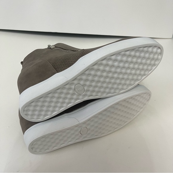 Journee Collection JOURNEE Penelope Wedge Heel Sneaker Taupe New- Duplicate - Picture 13 of 13